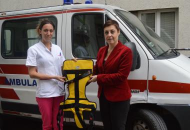 Keprom donates a restraint system for the safe transport of children to the Emergency Medical Service in Užice